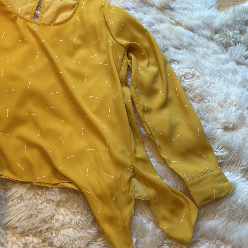 Blouse. - Picture 3 of 4